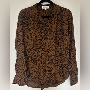 Bella Dahl Animal Print Button-Up Women’s Shirt Size Medium- Minor flaw